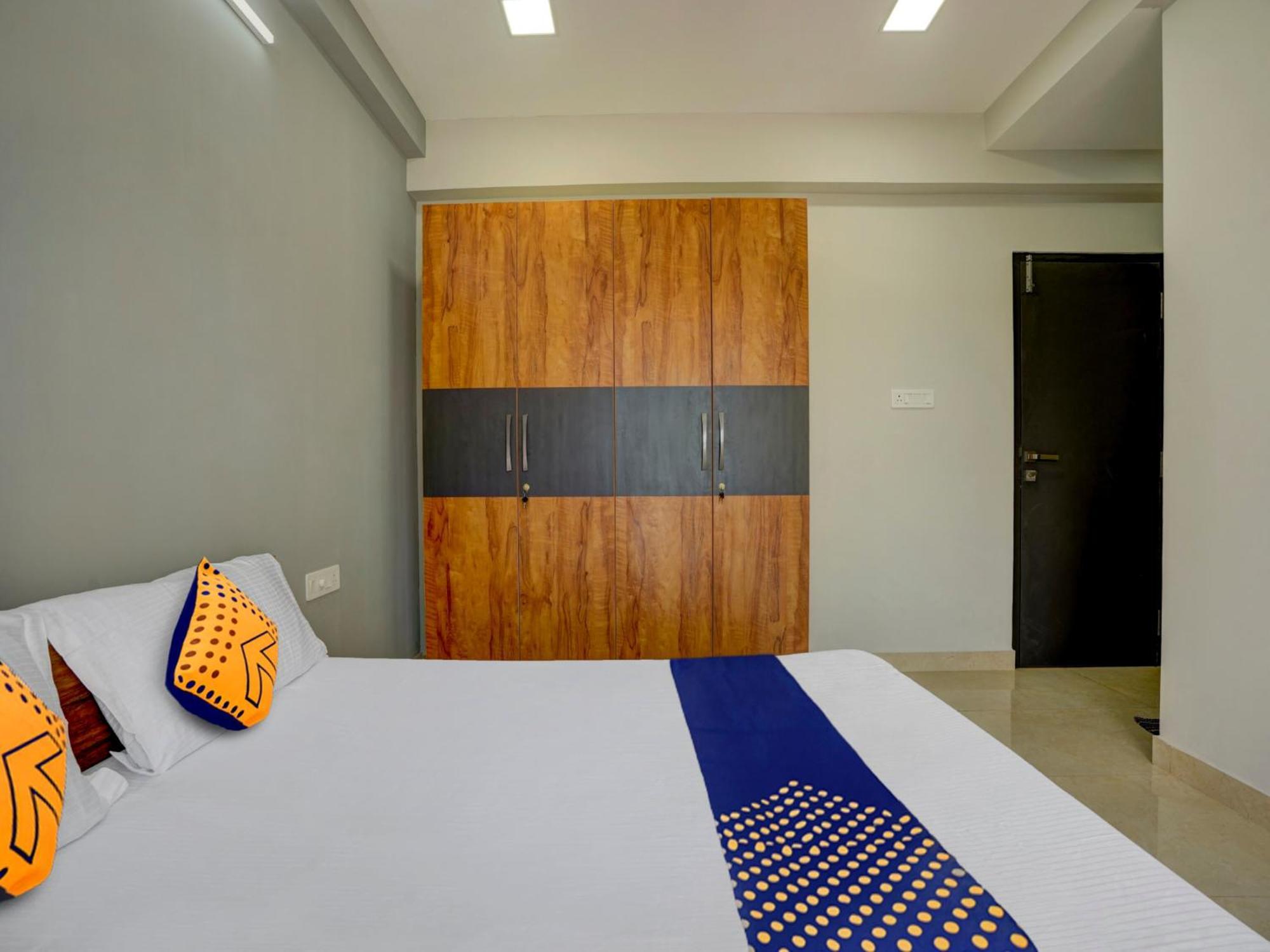 Spot On Helloworld Castle Prague Bangalore Exterior photo